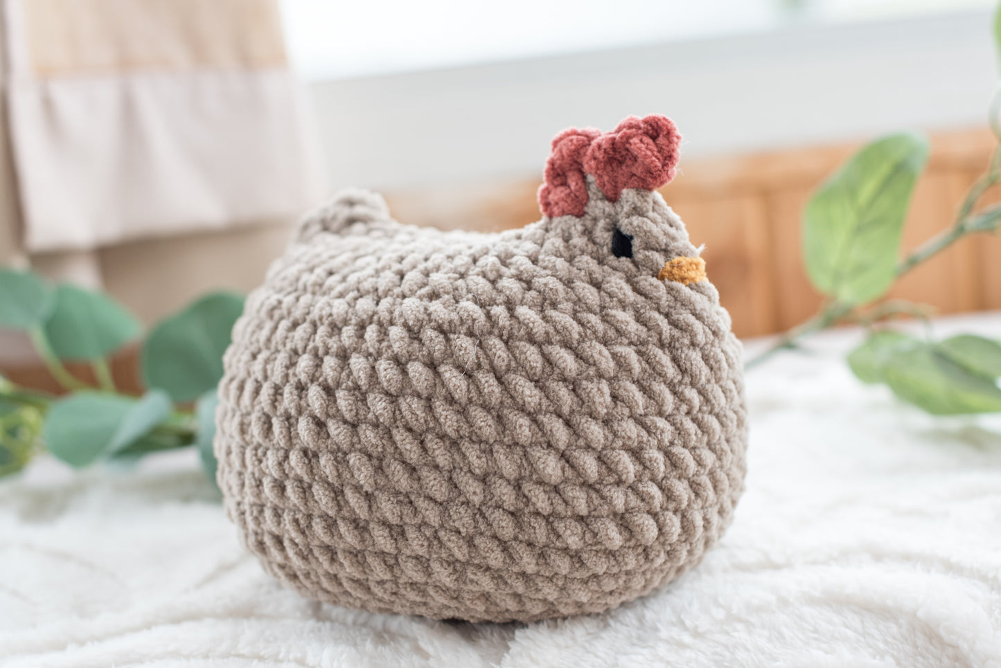 Mama Hen and Eggs Set