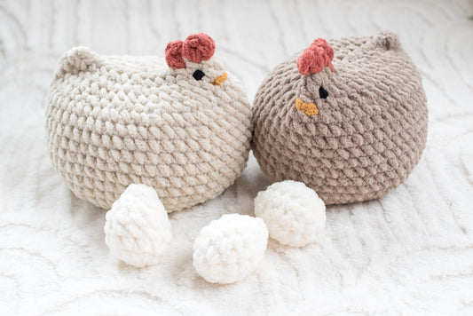 Mama Hen and Eggs Set
